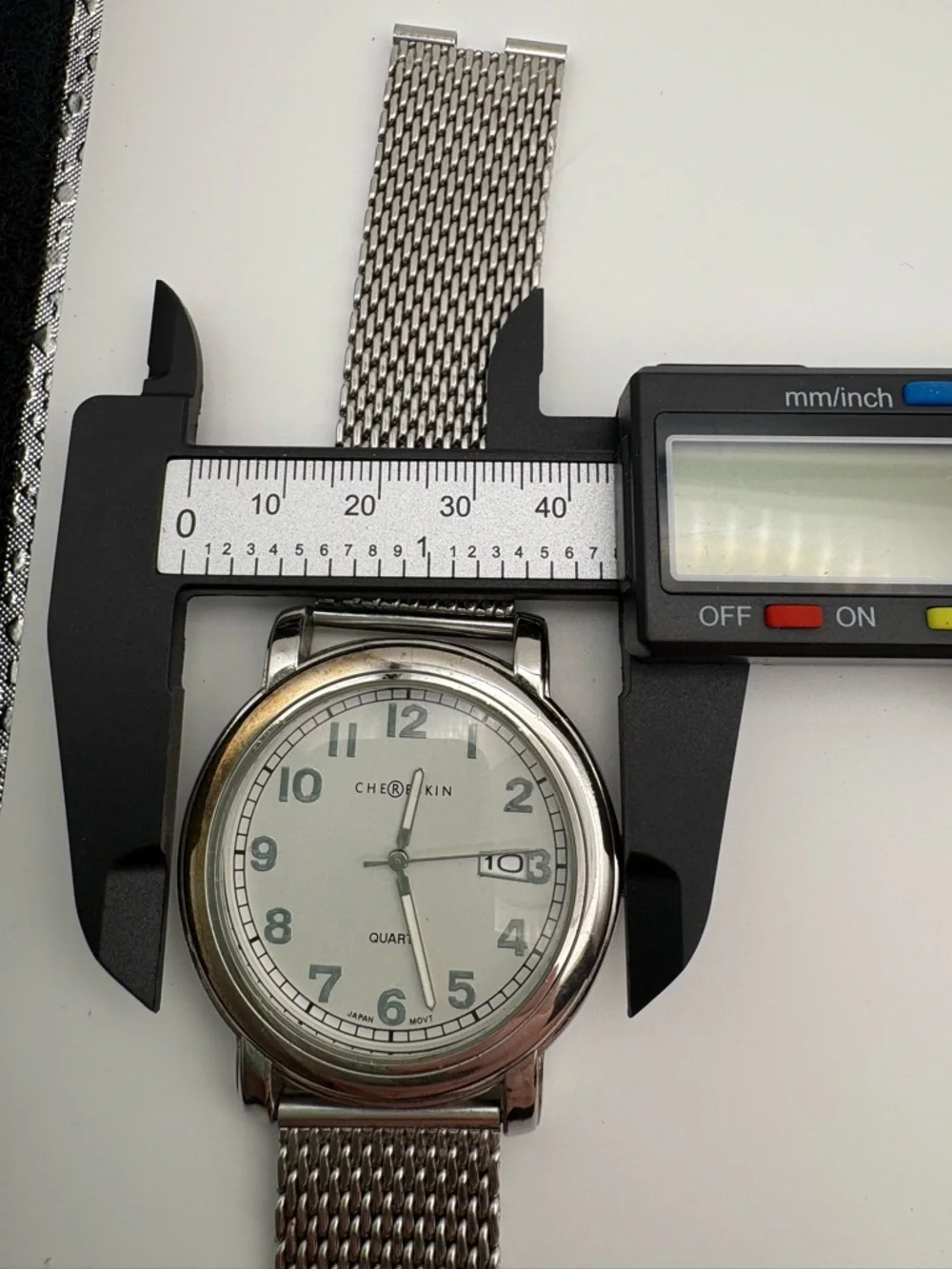 Chereskin Oversized Silver Men’s Watch Mesh Band New Battery (Read Full Listing)